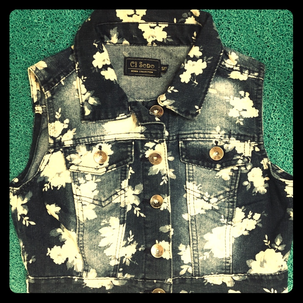 Women’s Denim Vest